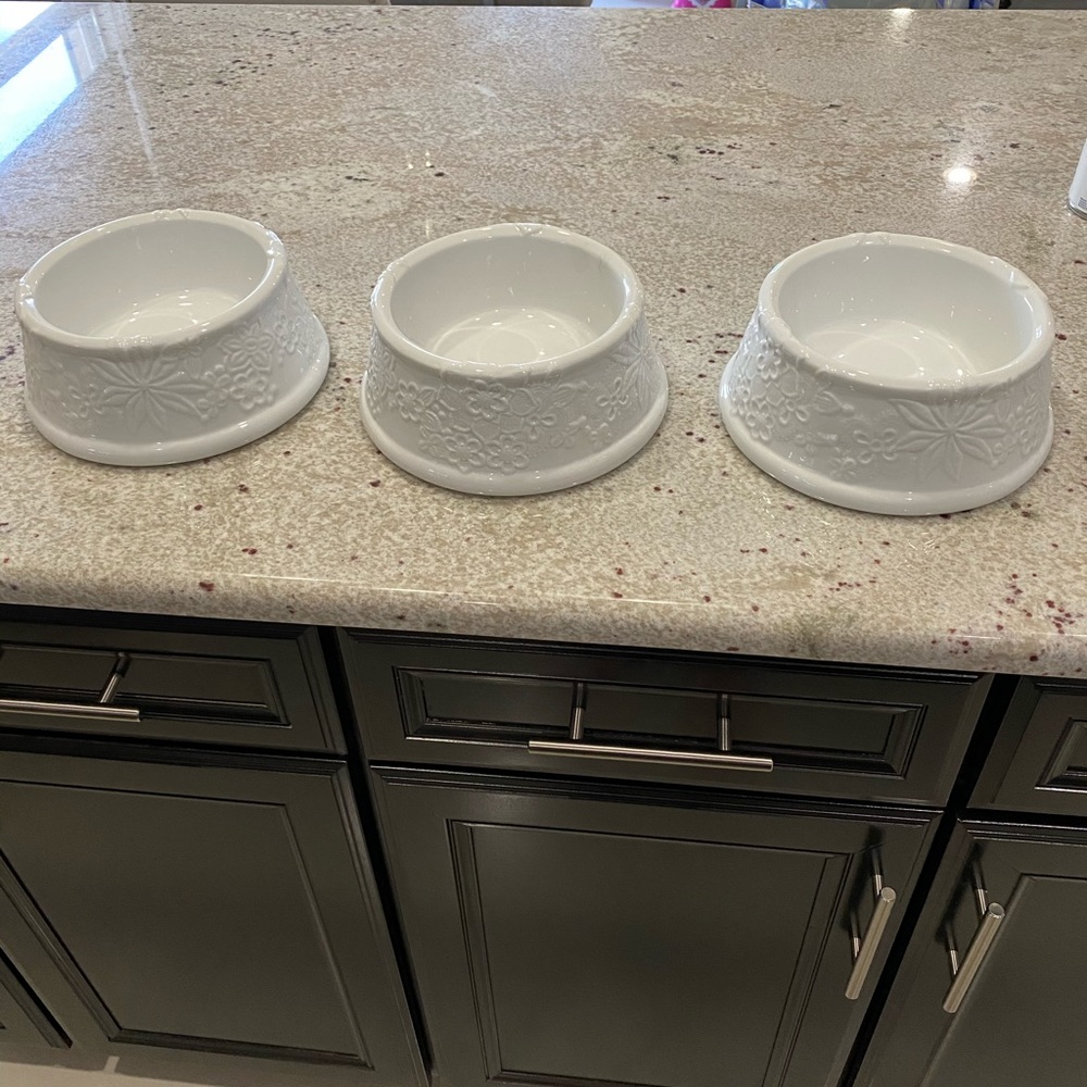 Oscar de la Renta dog bowls - Neiman Marcus